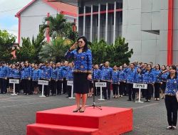 Sekda Minahasa Lynda Watania Pimpin Apel Korpri di Halaman Kantor Bupati Minahasa