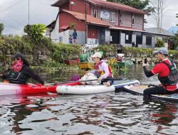 Jelajahi Danau Naik Paddle, Wabup Vasung Promosi Wisata Tondano