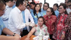 Wabup Sarundajang Sambut Wamenkes RI Hadiri Kegiatan Bakti Sosial Vaksinasi HPV