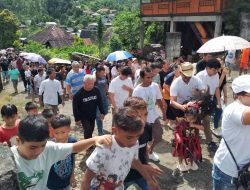 Dikawal Ratusan Pendukung, Martsindy Rasuh Resmi Mendaftar Calon Kumtua Dengan Visi Rumengkor Satu Maju dan Sejahtera